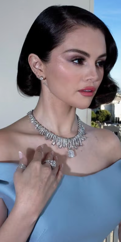 Selena Selena